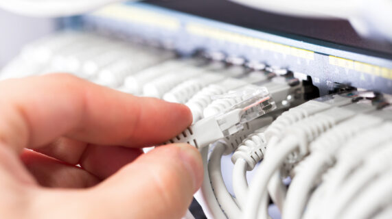 Maintenance informatique pour assurer la performance, la sécurité et la disponibilité des systèmes d’information